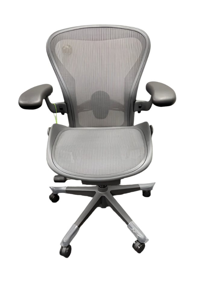 REMASTERED BASIC AERON CHAIR WITH LUMBAR SUPPORT KIT
